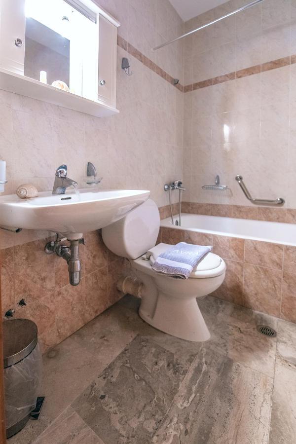 Avra Hotel Метана Экстерьер фото