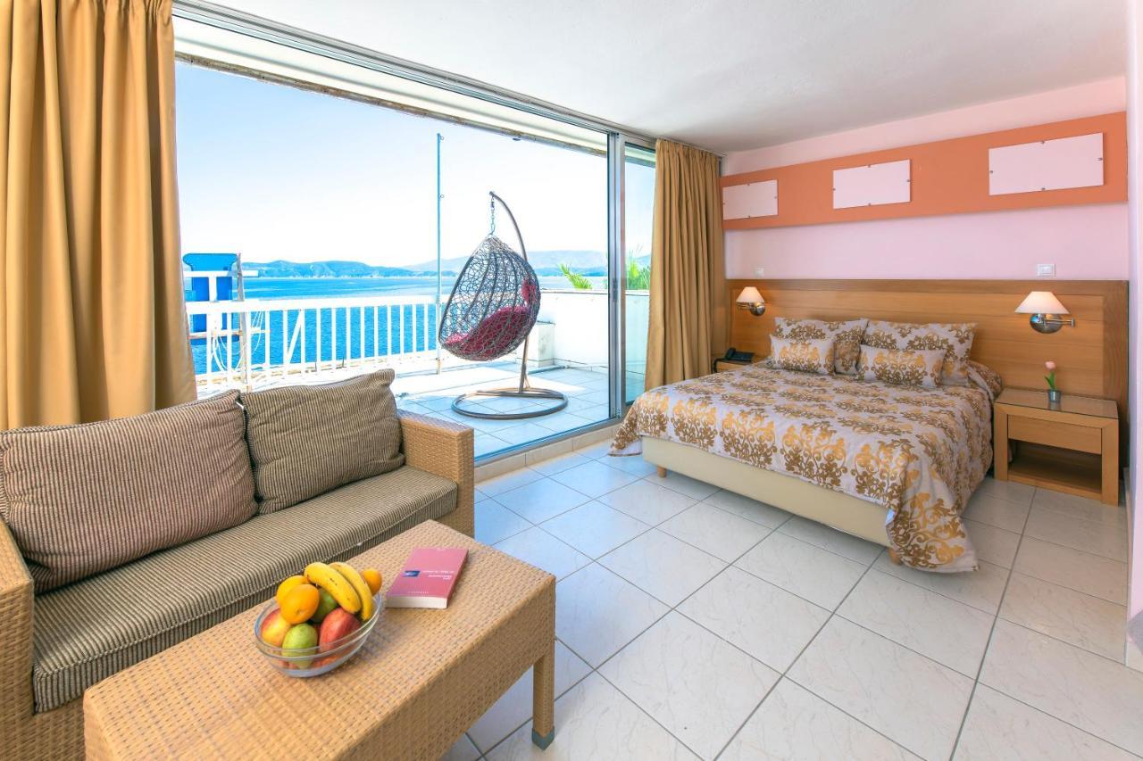 Avra Hotel Метана Экстерьер фото